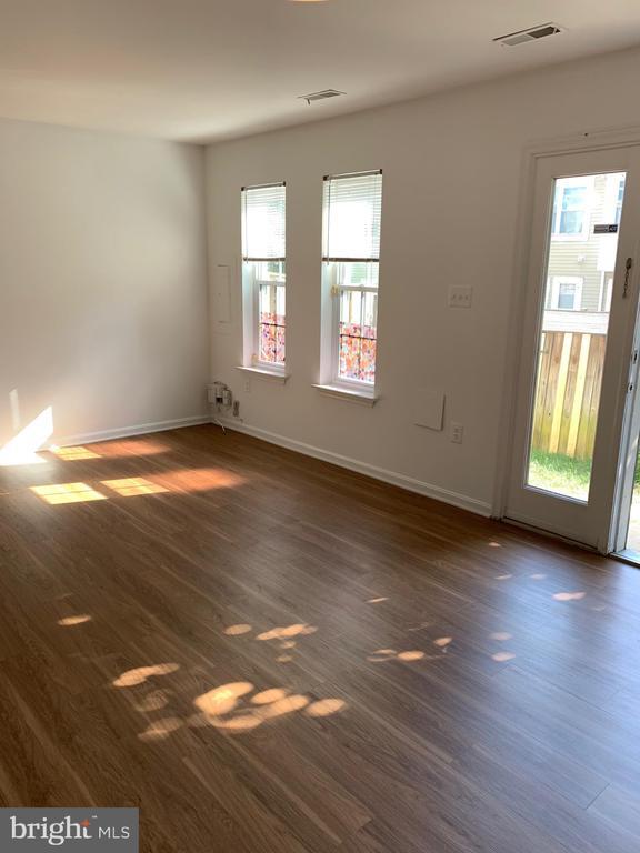 Foto del edificio - 13749 Avonshire Dr
