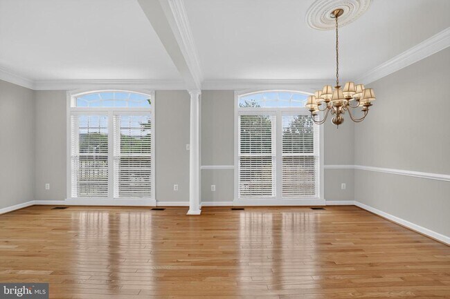 Building Photo - 30 Sharpstead Ln
