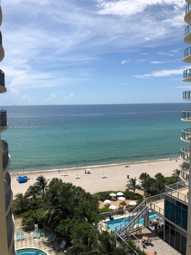 Building Photo - 17375 Collins Ave