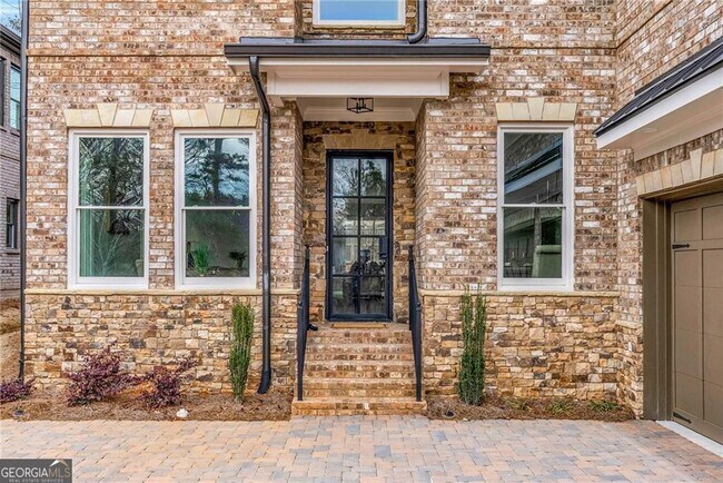 Foto del edificio - 909 Sunny Meadows Ln