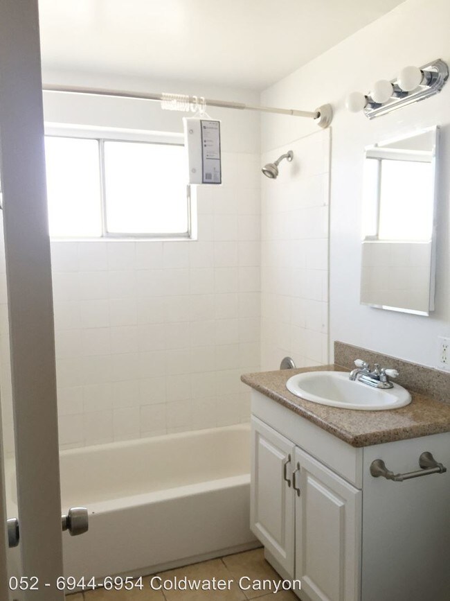 Bathroom Cabinets North Hollywood modren bathroom cabinets north hollywood modern oak interior Bathroom Cabinets North Hollywood modren bathroom cabinets north hollywood modern oak interior