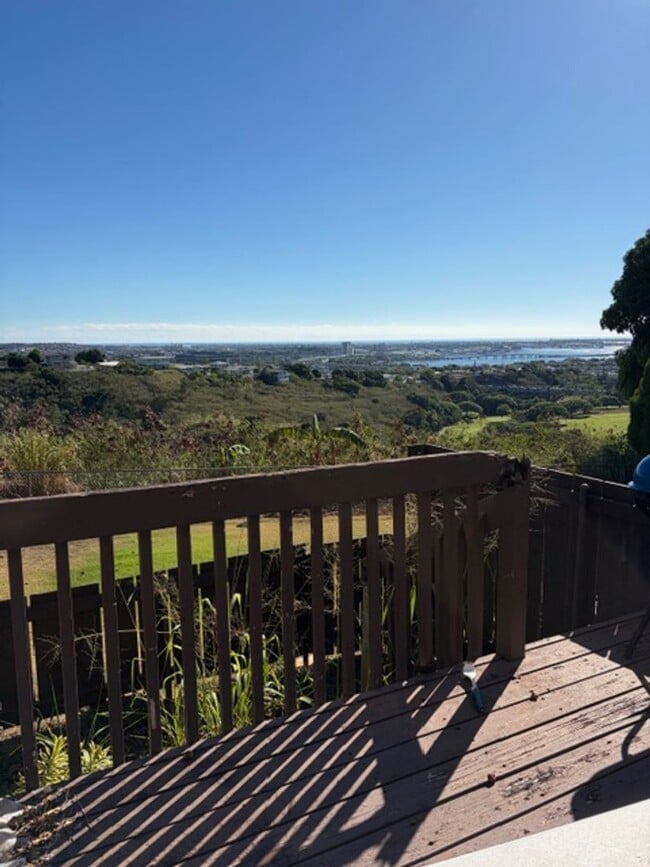 Building Photo - Spacious 2-Bedroom with Lanai Views & Pool Access