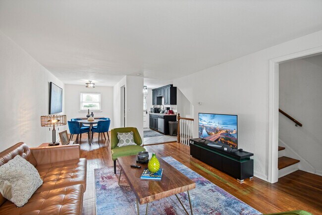 Building Photo - 1003 W 38th St