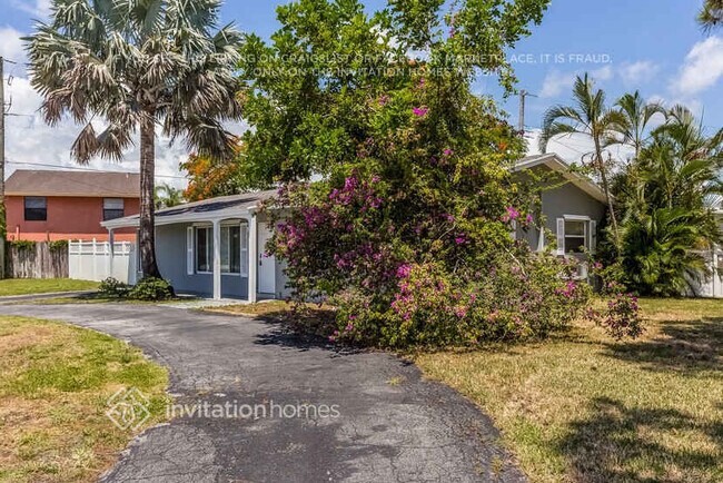 Foto del edificio - 401 NW 8th Ct