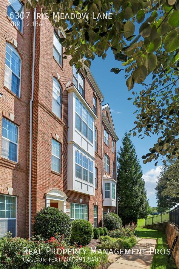 Foto del edificio - 6307 Iris Meadow Ln