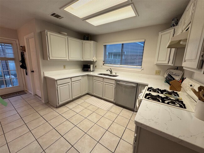 Foto del edificio - 14218 Redbud Valley Trail