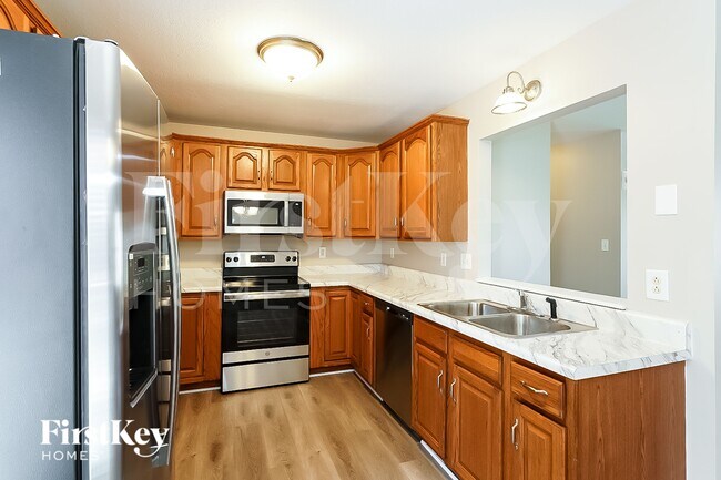 Building Photo - 3668 Aurora Dr