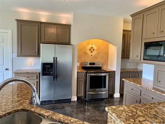 Building Photo - 17801 Berry Point Dr