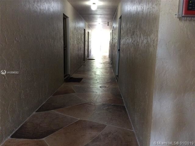 Building Photo - 6201 N Falls Cir Dr