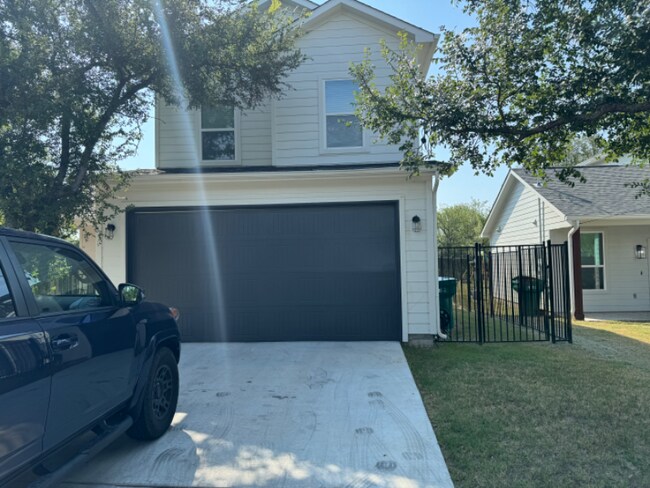 Foto del edificio - 1204 Mystic Dr