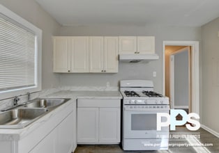 Building Photo - 2821 Palm Dr