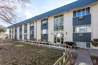 Building Photo - Twin Fountain Apartments