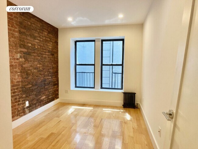 Building Photo - 146 17th St