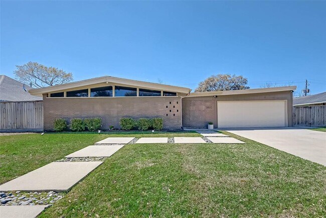 Building Photo - 10822 Moonlight Dr