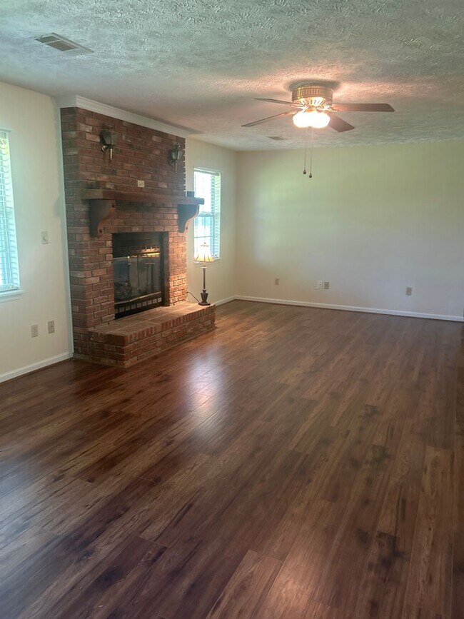Building Photo - 3 bedroom/2 bath rental home on Ashmore Barden Rd - Lincolnton, GA - $1800/month - price includes...