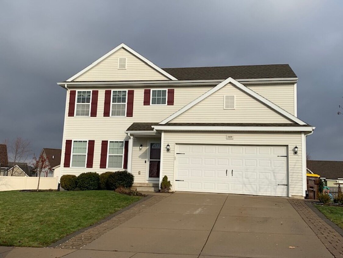 Primary Photo - 4 BEDROOM 3 1/2 BATHROOM HOUSE FOR LEASE I...