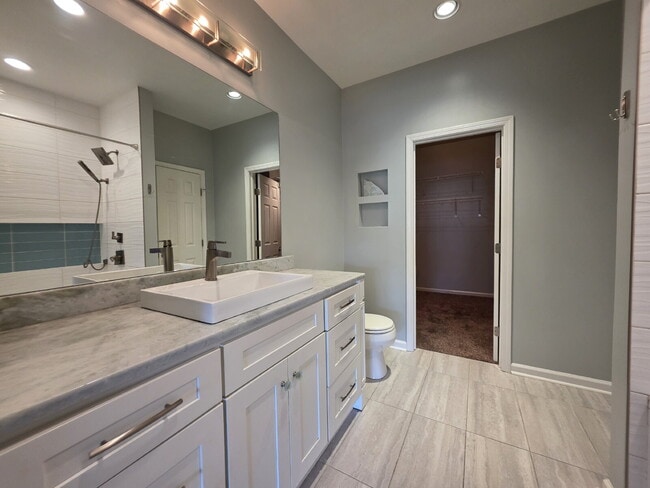 Building Photo - 237 Harbor Village Dr