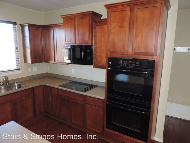 Foto del edificio - 5 br, 2.5 bath House - 24711 E. Layton Place