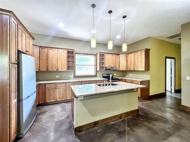 Building Photo - 8750 Scarlet Cir