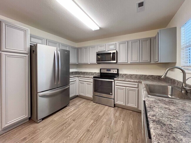 Foto del edificio - Modern 3BR Home in West Knoxville | Built 2017 | Fenced Yard | 2-Car Garage | Karns Schools