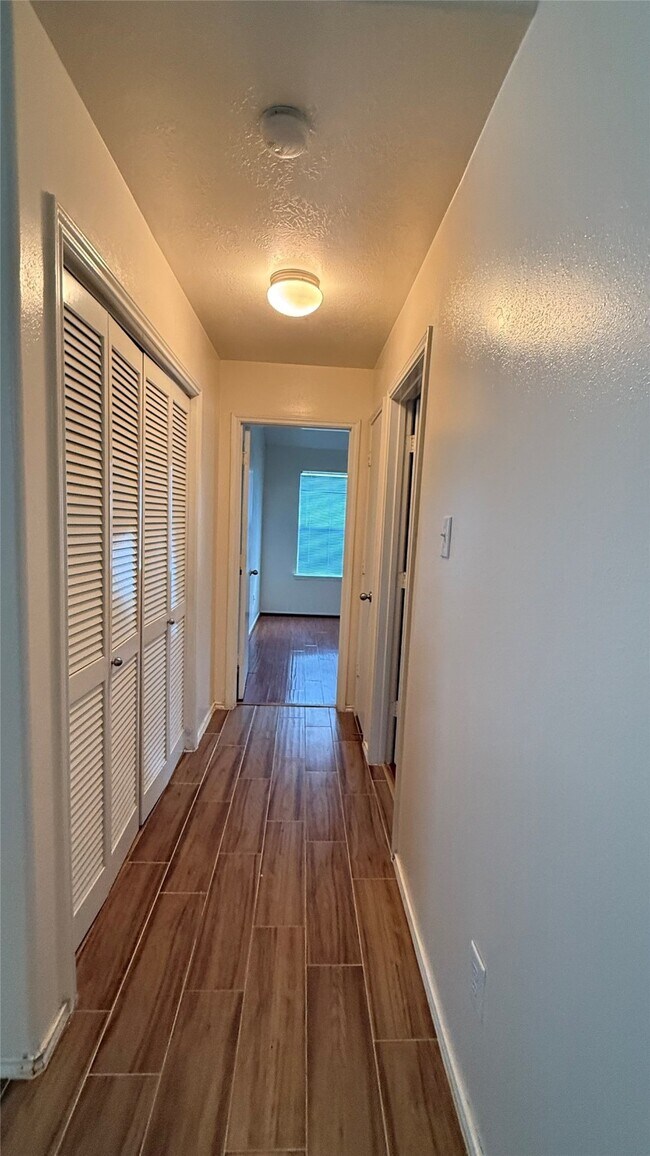 Building Photo - 2714 Grahamwood Ln