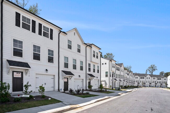 Foto del edificio - 3170 Washburn St SE