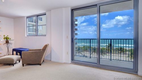 Building Photo - 9273 Collins Ave