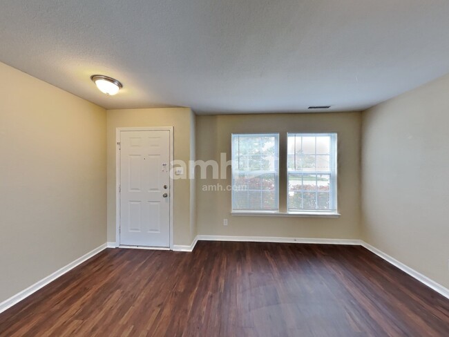 Building Photo - 1622 Carriage Circle
