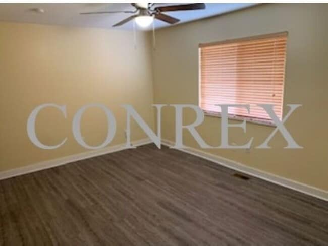 Building Photo - 2057 Monks Hollow Dr