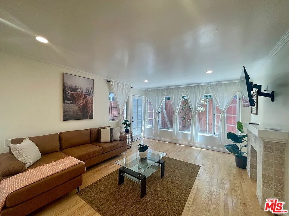 Foto principal - 834 Lincoln Blvd