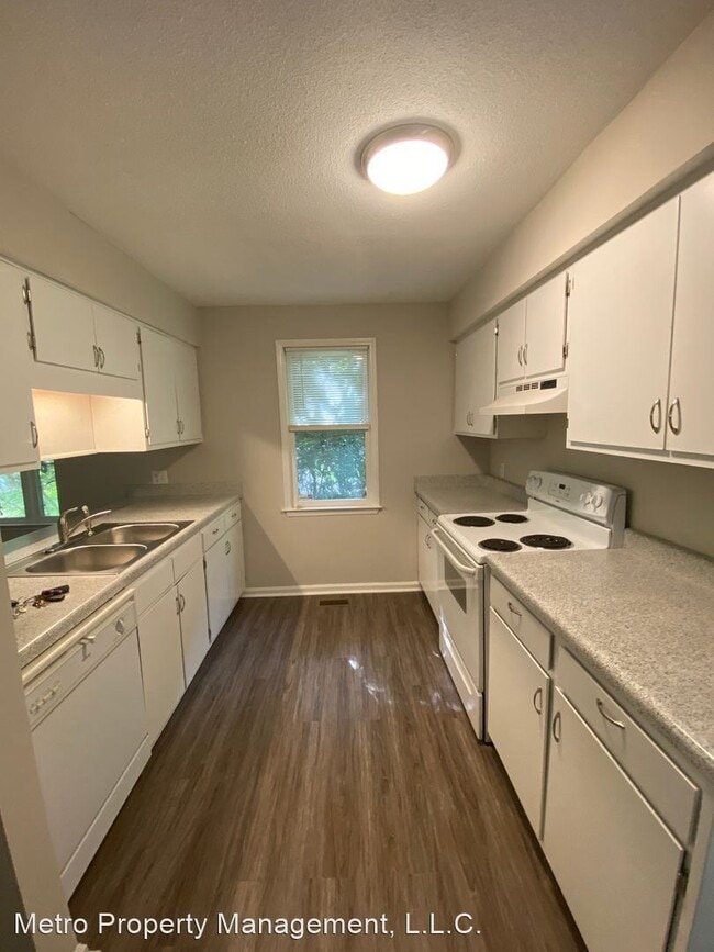 Building Photo - 126-130 S Atley Ln
