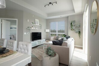 Interior Photo - HUB13