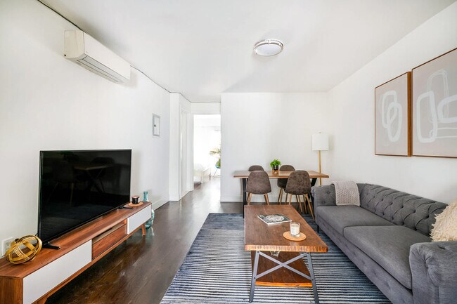Foto del edificio - 359 W 39th St