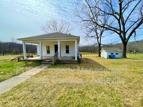 Building Photo - 648 Bee Tree Rd