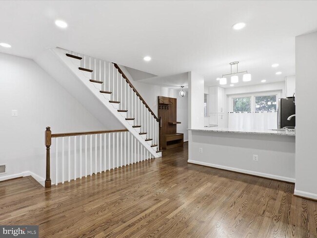 Building Photo - 1612 Arlington Blvd