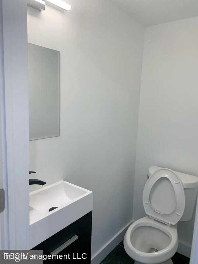 Foto del edificio - 3 br, 1.5 bath House - 1379 S 46th St Unit 2