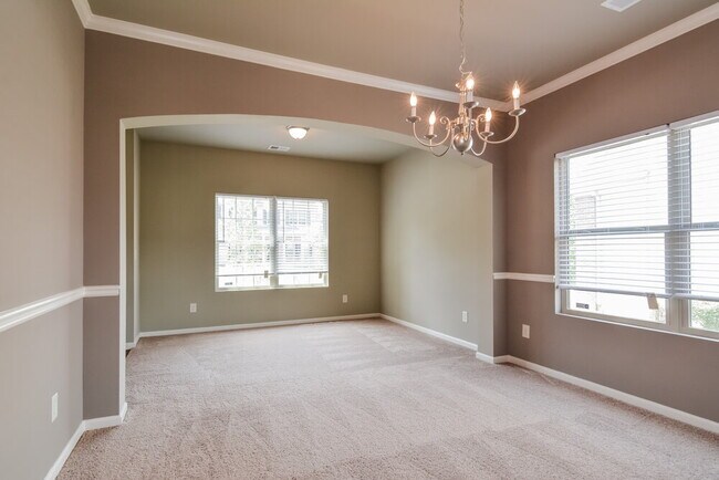Building Photo - 1081 Rock Elm Dr