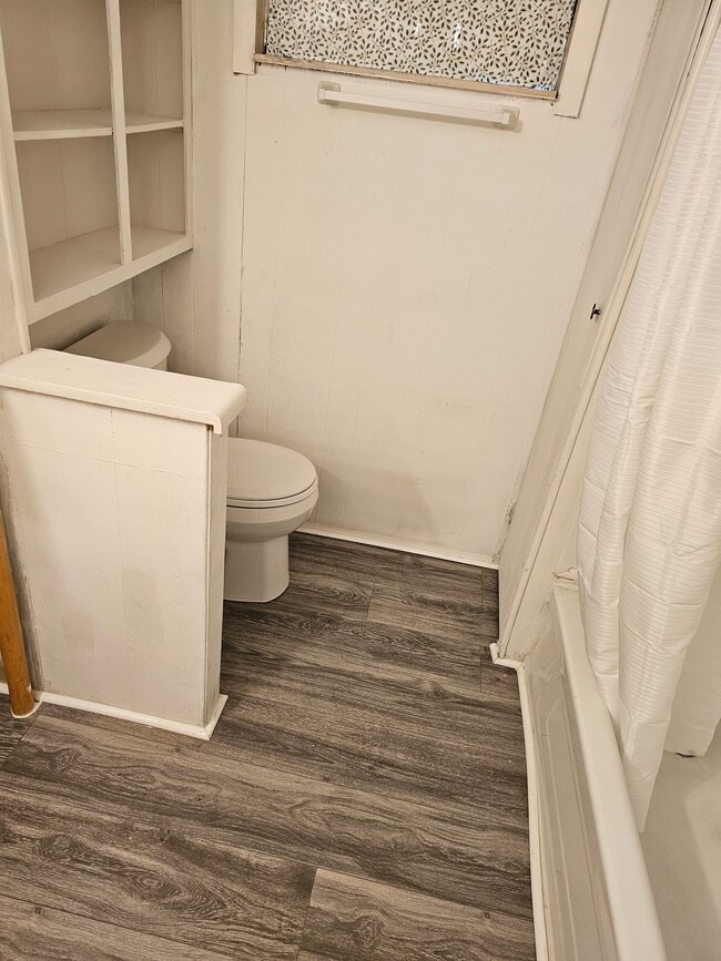 Building Photo - 1223 Hickory Ave