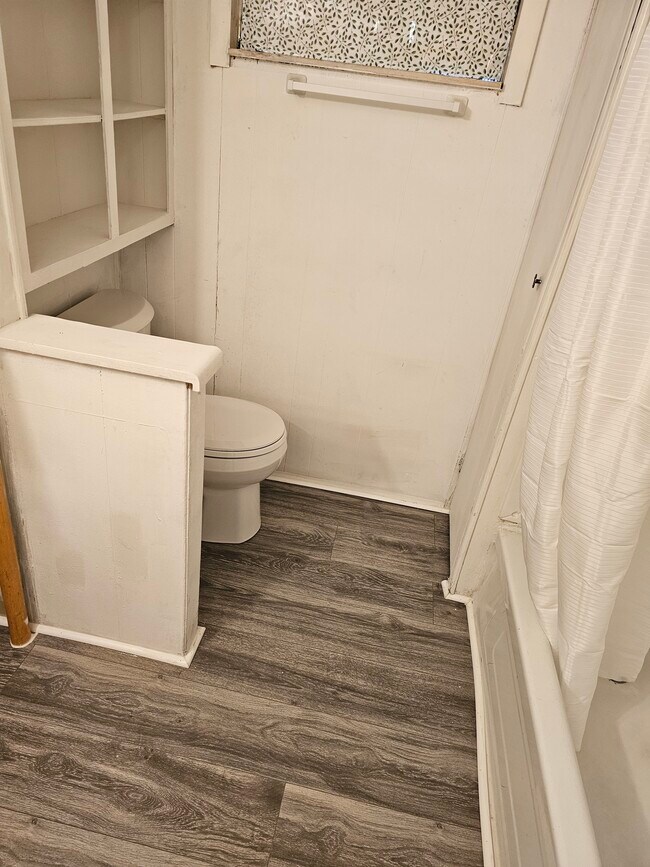 Foto del edificio - 1223 Hickory Ave