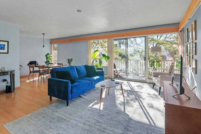 Foto del edificio - 2251 N Triphammer Rd