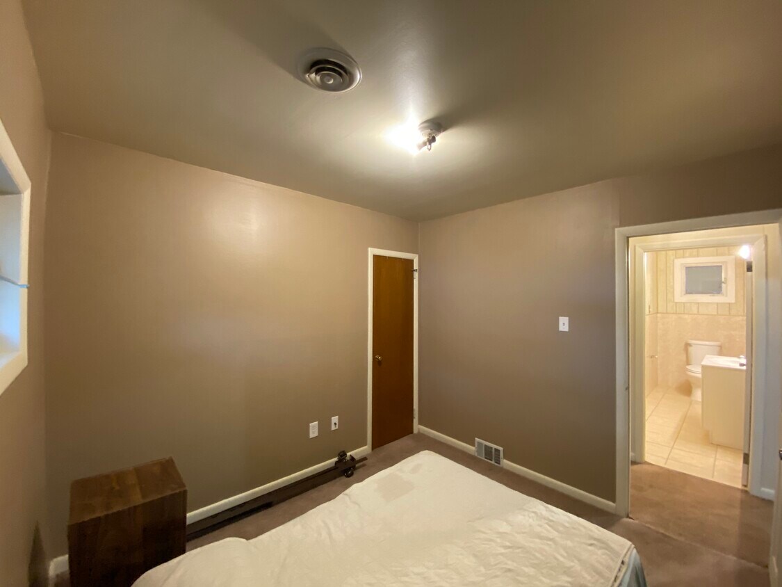 Foto principal - 808 Arthur Ave