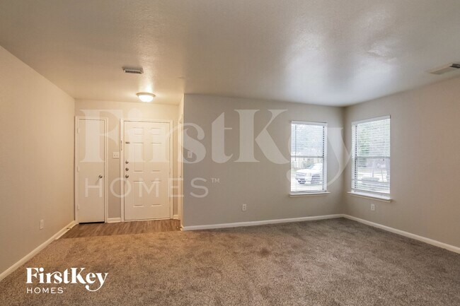 Foto del edificio - 430 Remington Creek Dr