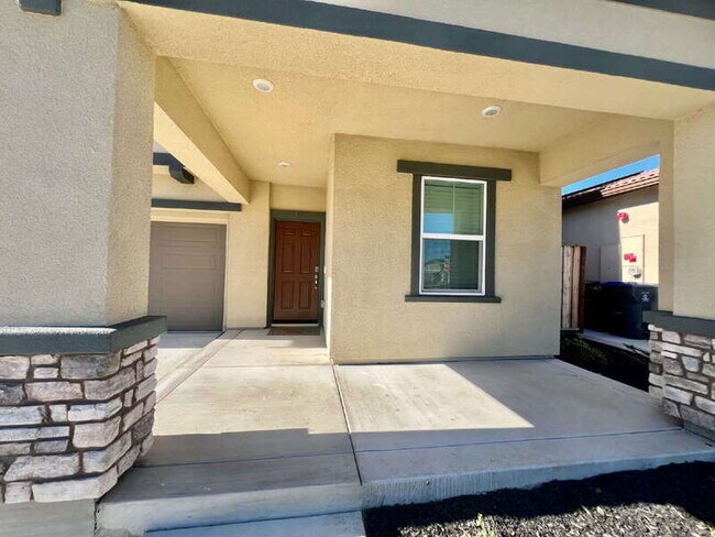 Foto del edificio - 3215 Center Dr