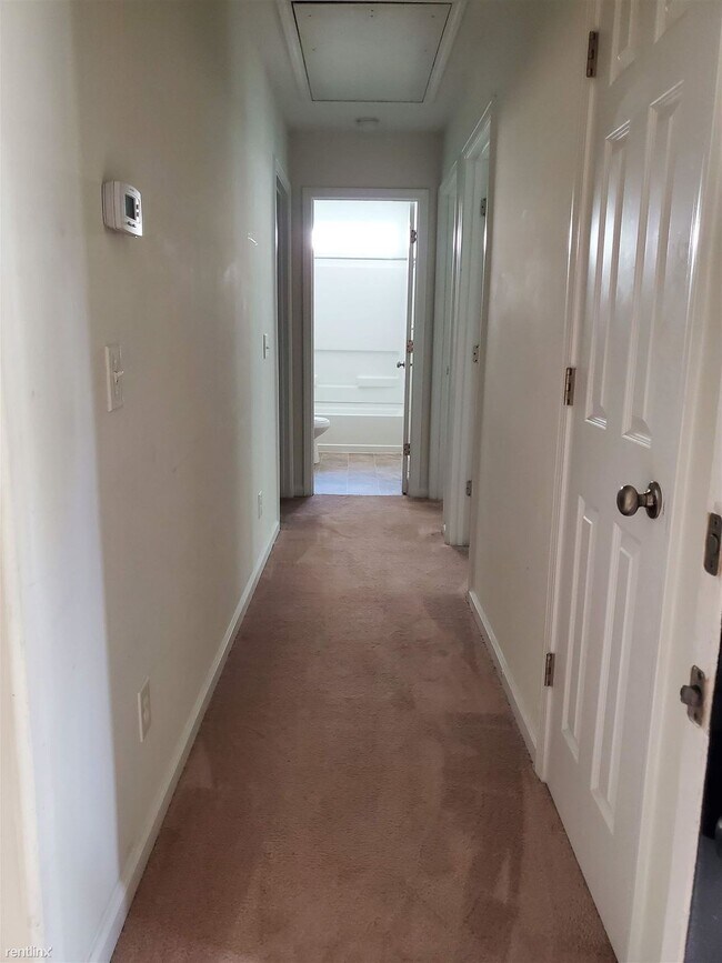 Building Photo - 3 br, 2 bath House - 111 Five Oaks Ct