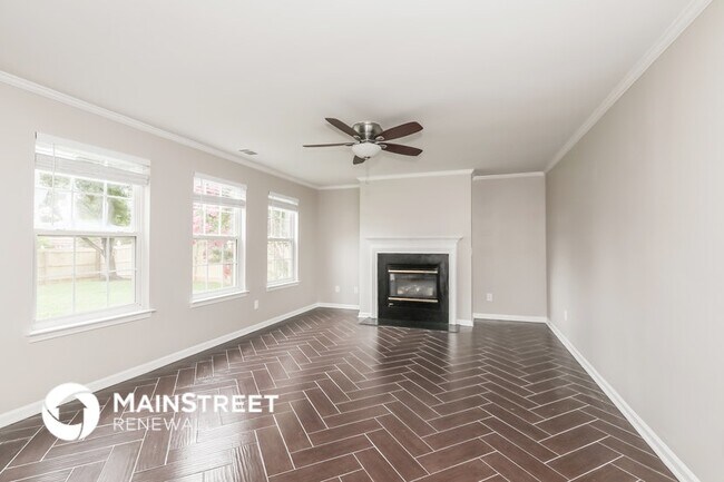 Building Photo - 3930 Laurel View Cir