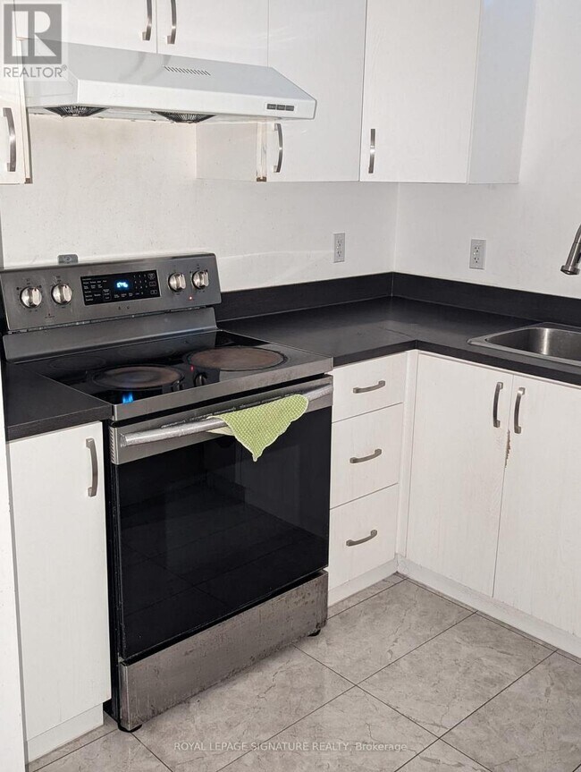 Photo du bâtiment - 24 Spencer Dr