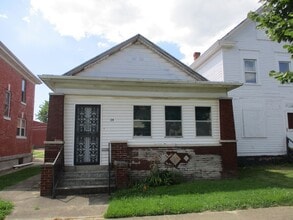 Building Photo - 1214 Summit St