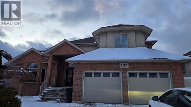 Building Photo - 135 WINCLARE Dr