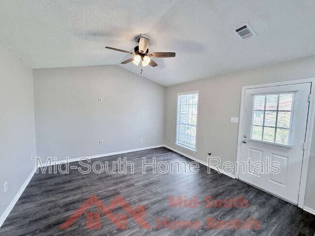 Foto del edificio - 6419 Ashton Rd