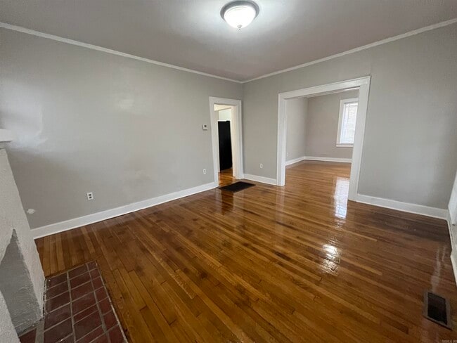 Building Photo - 218 S Valentine St